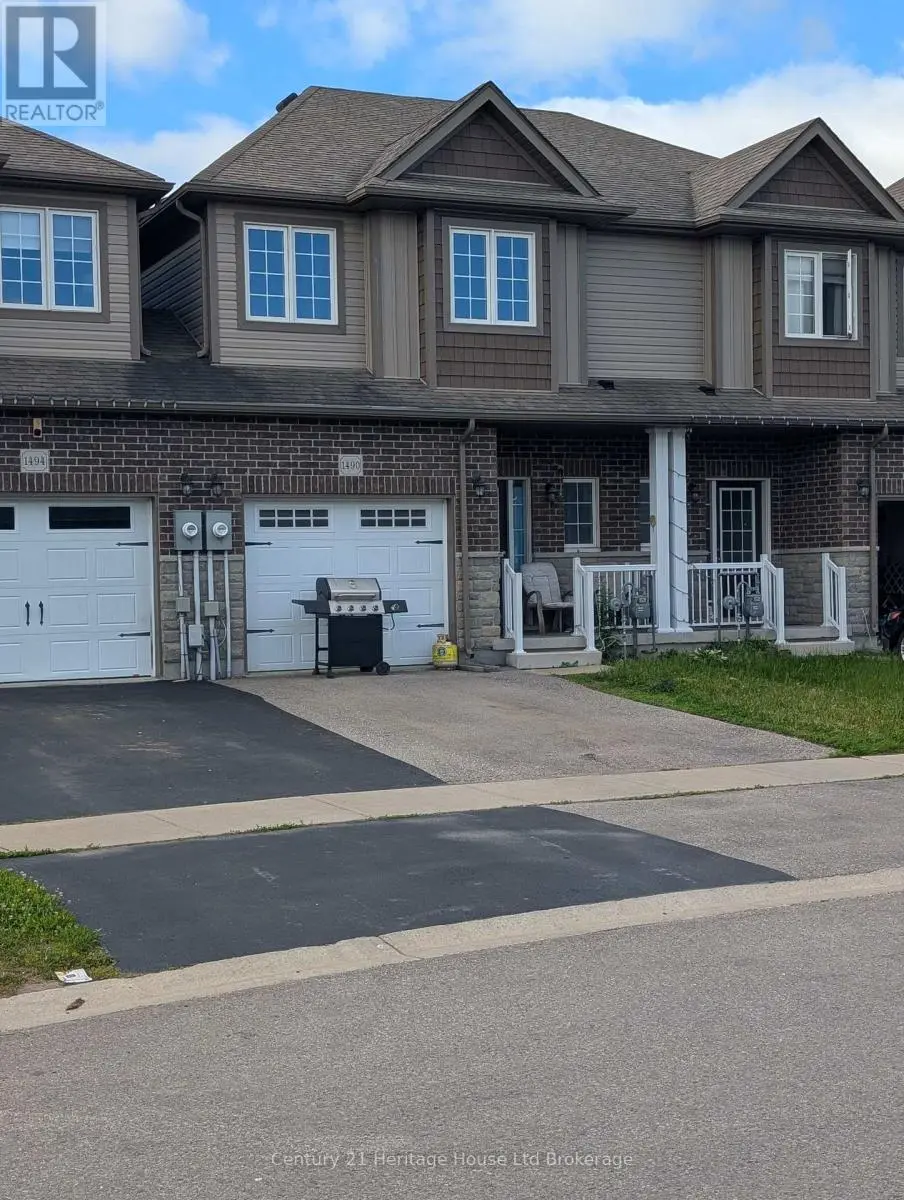 1490 Caen Avenue, Woodstock (Woodstock - North)